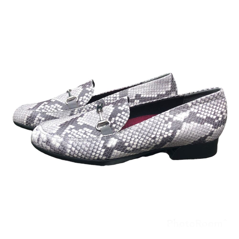 Munro Leather Harrison III Loafers Gray Snakeskin Horsebit Buckle Women 8.5 NEW